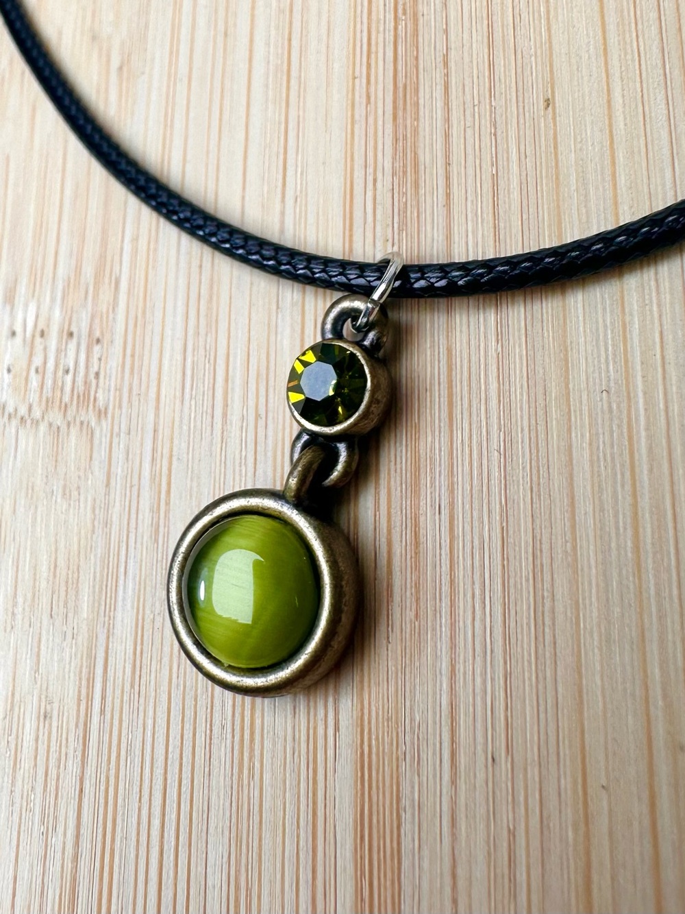 💚 Delicate Green Cat’s Eye Pendant Necklace